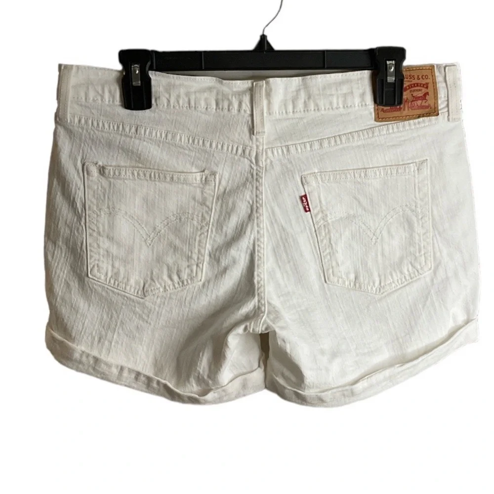Levis levi’s white